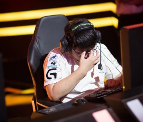 壹号娱乐-哈兰德焦点对战，Rookie与90激战IG分钟，战术调整胜负难料！比赛高潮迭起(哈兰德挑战赛终极决赛攻略)