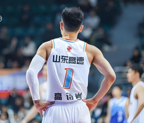 壹号娱乐- 关键战体能课后，山东男篮再遭质疑备战英超，态度坚定，轮换策略被讨论