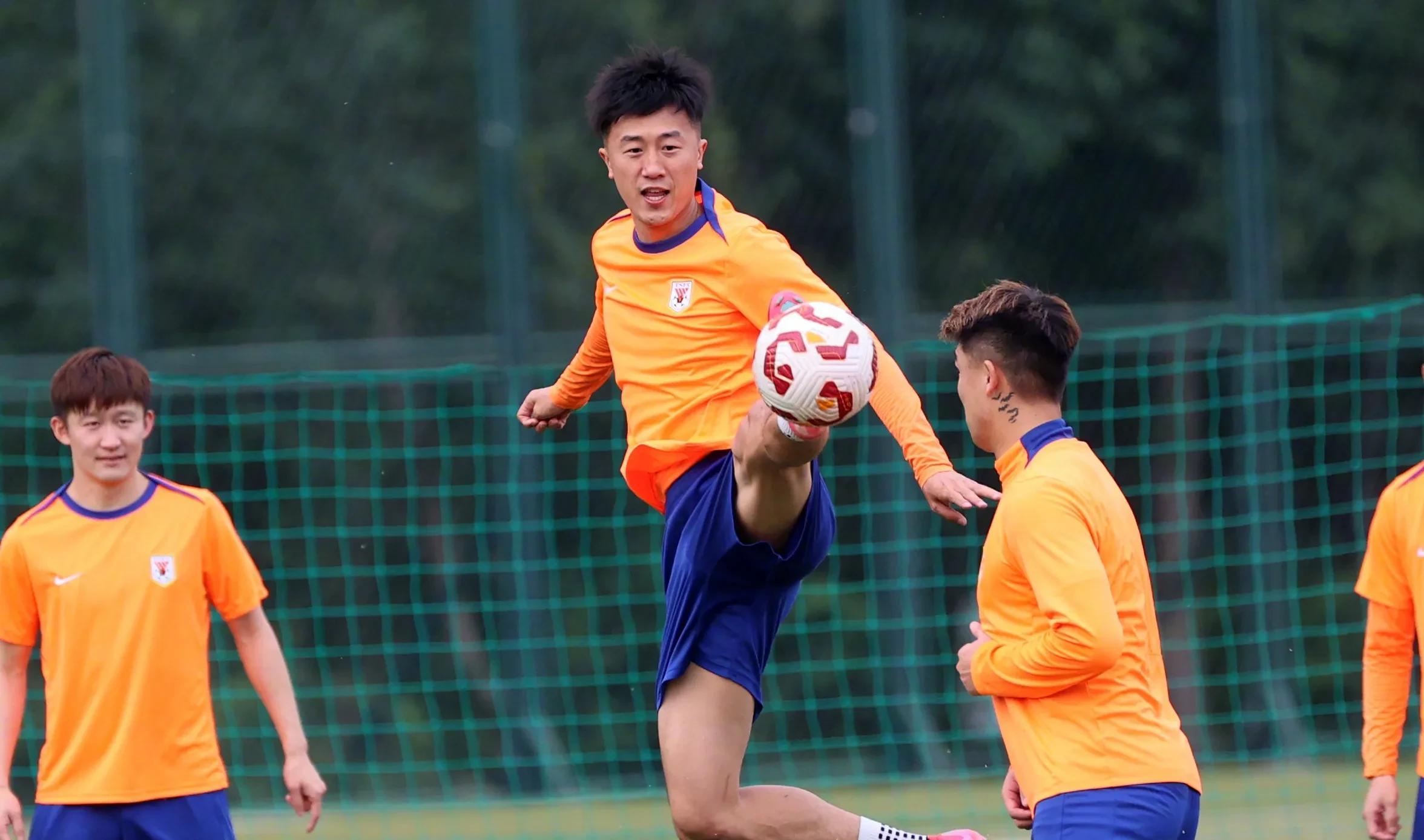 中超今晨走向成谜，山东泰山回应争议，管理层满意，医务组通报恢复的简单介绍